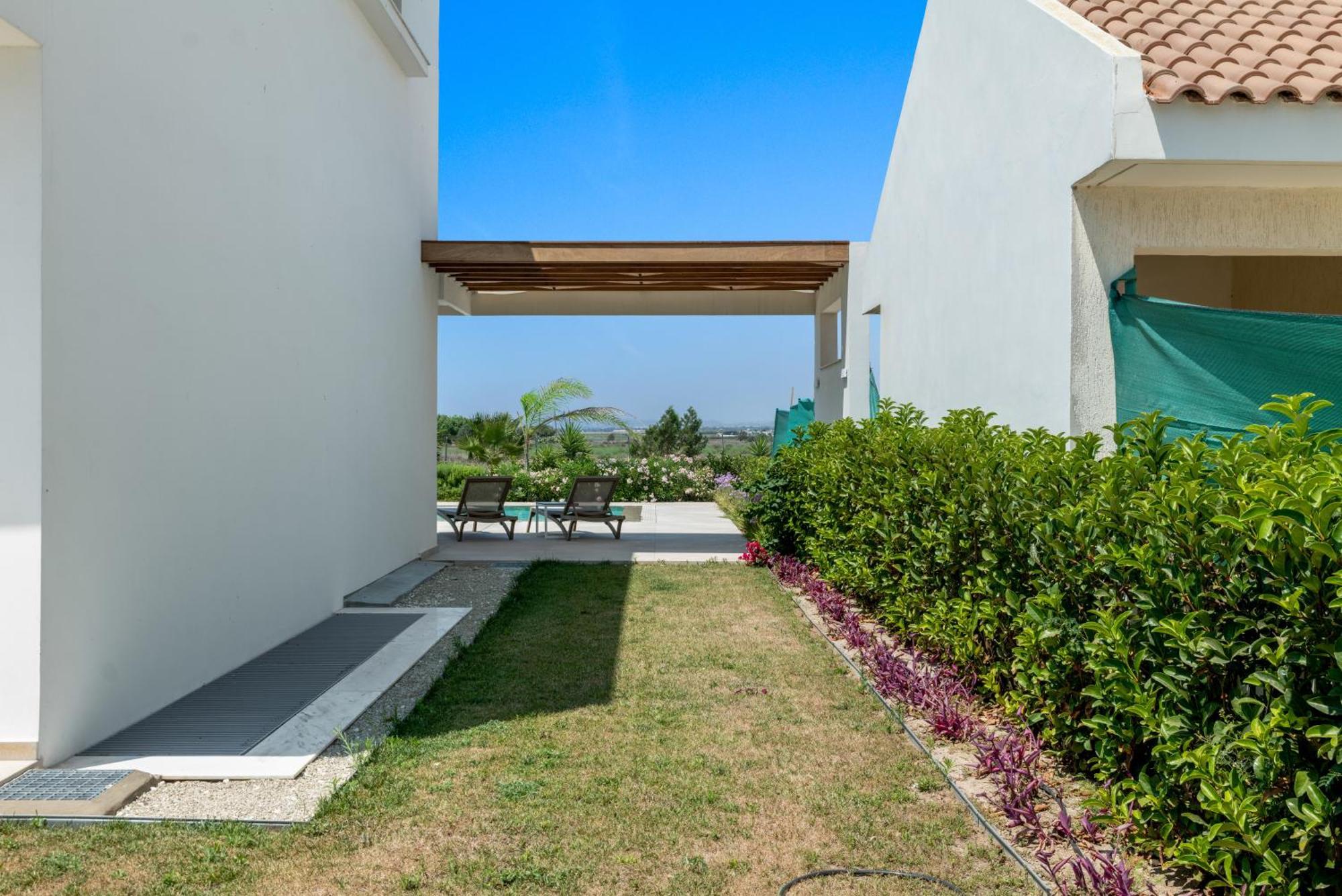 Serenity Waves Villa 17 Larnaca Buitenkant foto